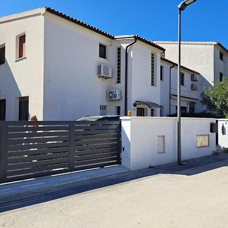 Apartments Finera Pomer Extérieur photo