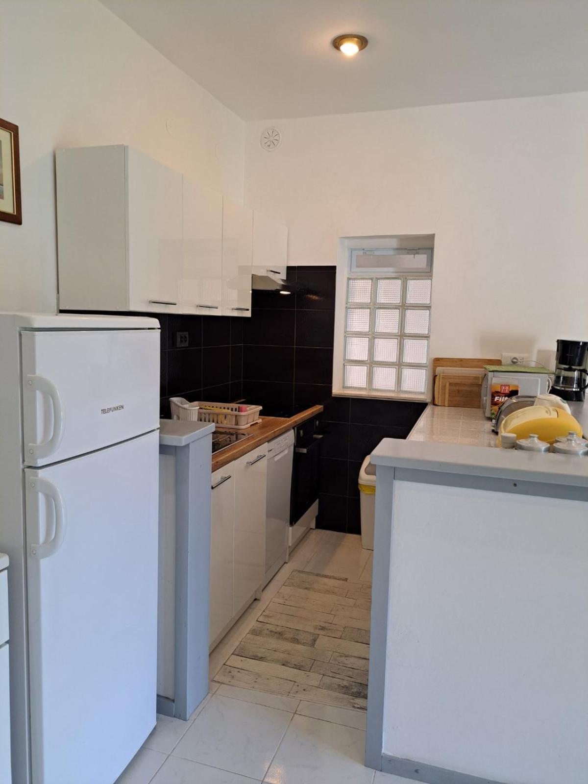 Apartments Finera Pomer Extérieur photo