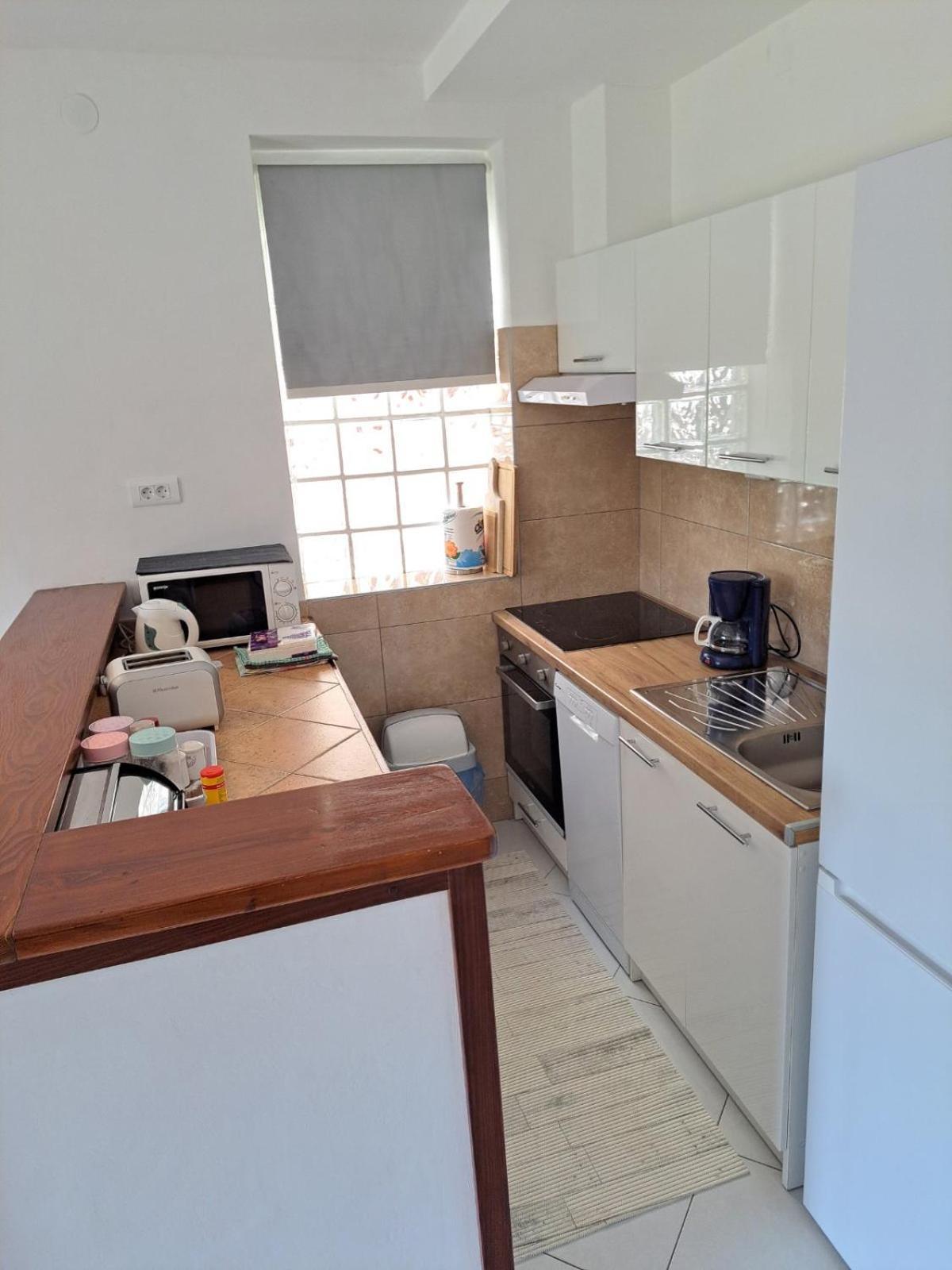 Apartments Finera Pomer Extérieur photo