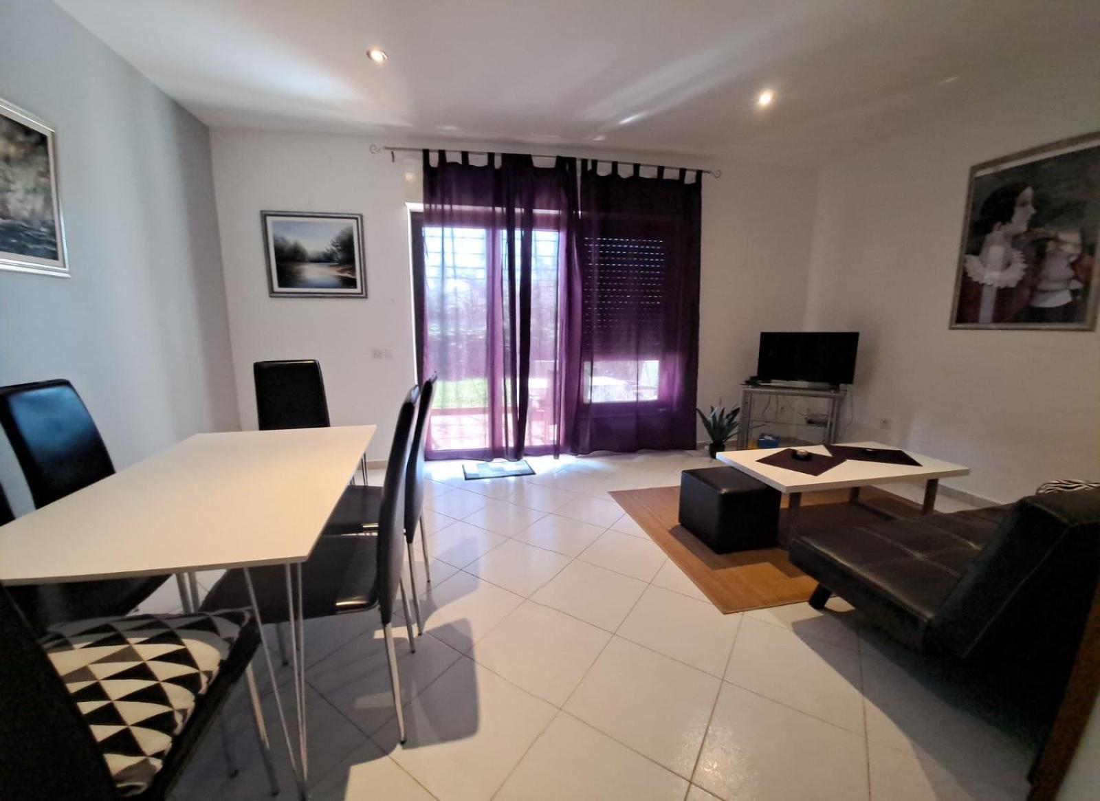 Apartments Finera Pomer Extérieur photo